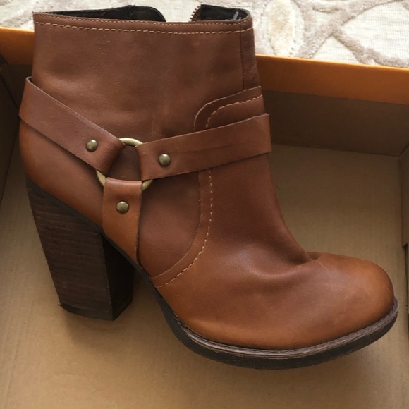 korks tea ankle boot